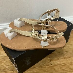 Cloverlay gold flat sandal size 6